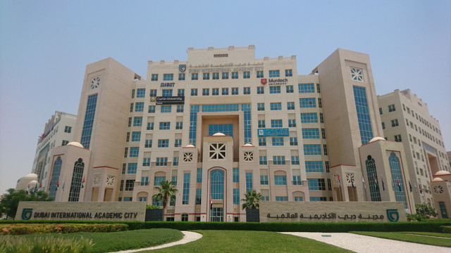 Main building complex of the Dubai International Academic City. Photo: Tim Rottleb