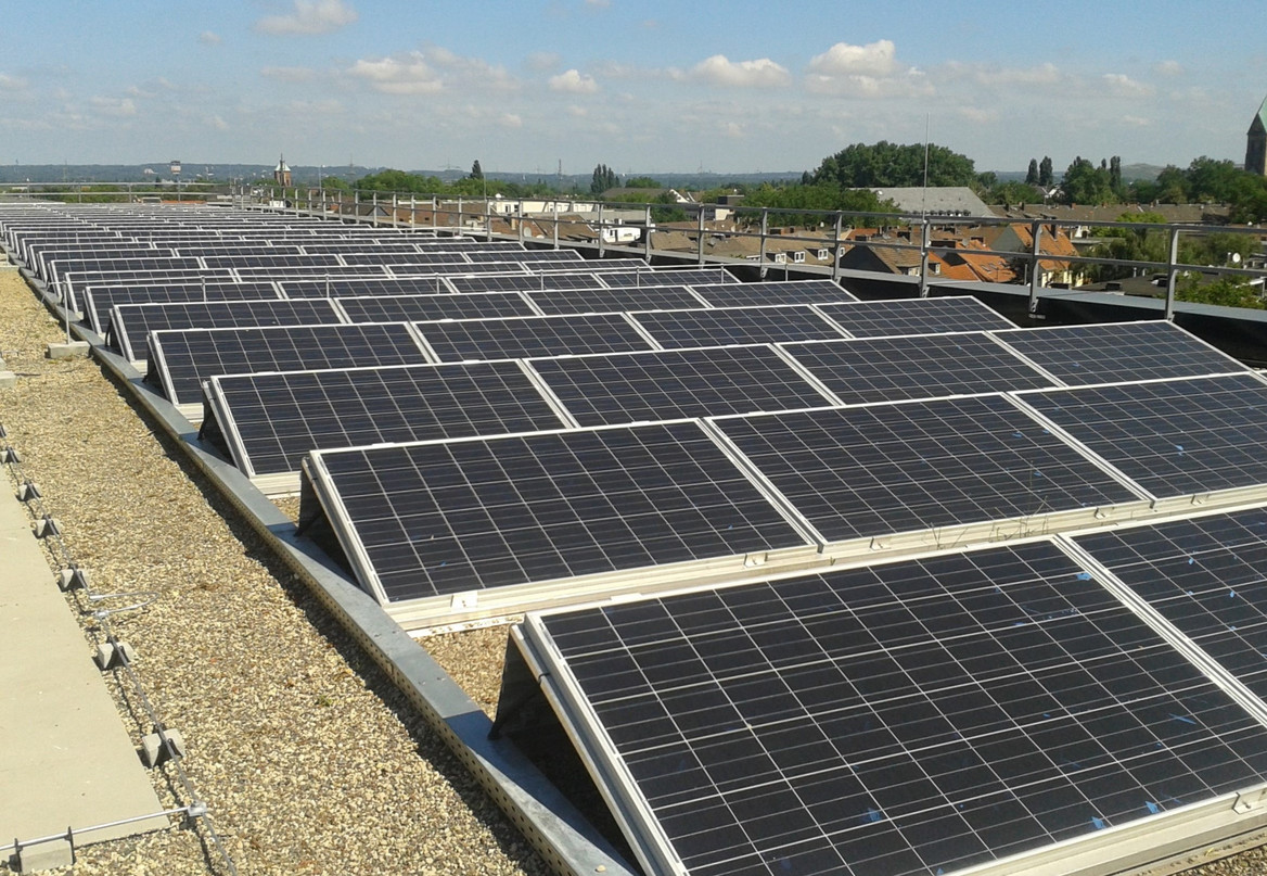 PV plant (c) Peter Eckersley